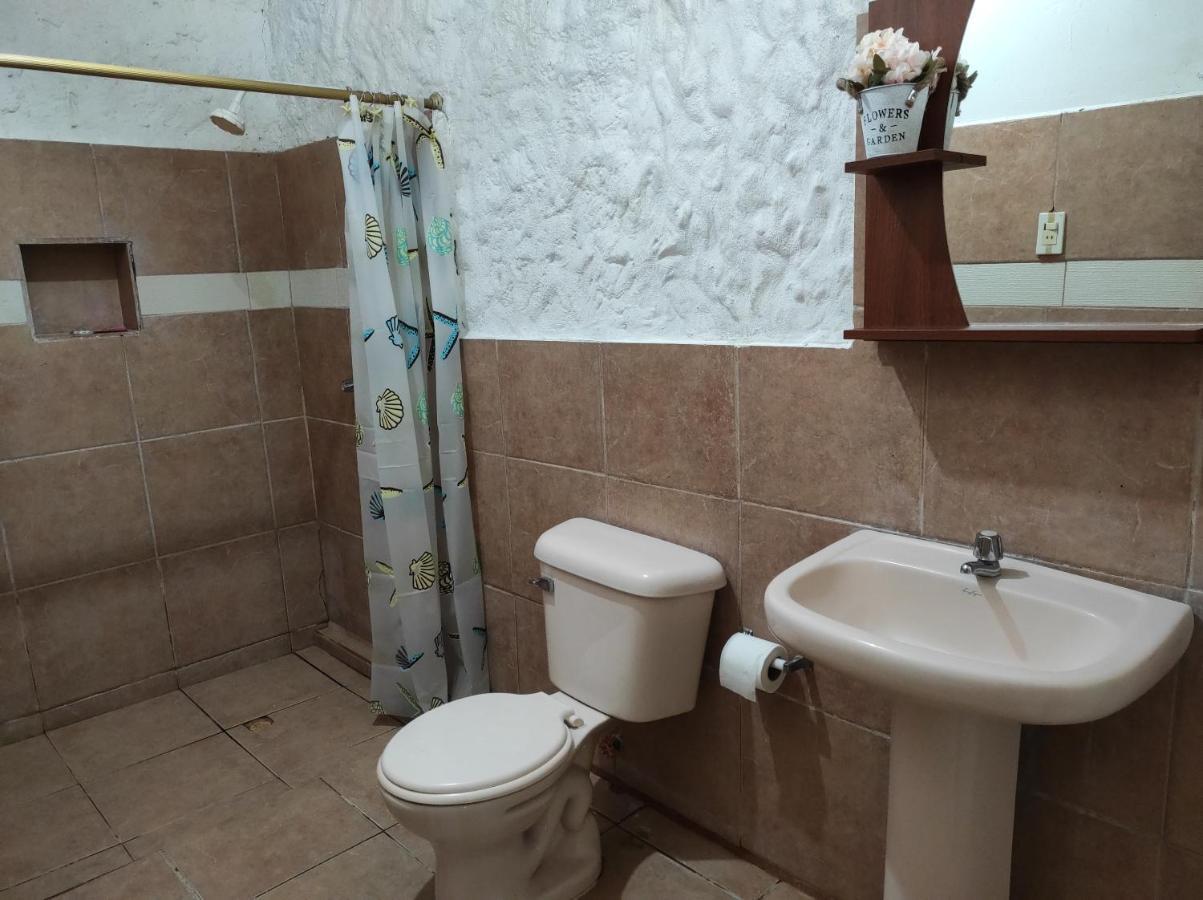 Отель Caramba Hospedaje Тонсупа Экстерьер фото
