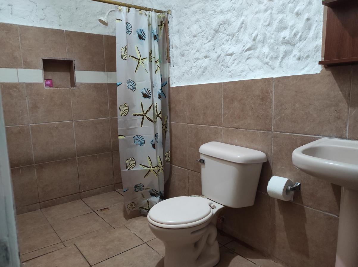 Отель Caramba Hospedaje Тонсупа Экстерьер фото
